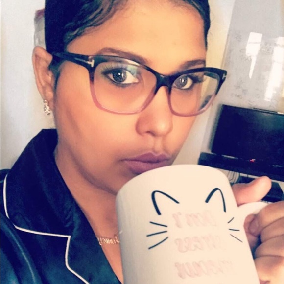 Meet your Posher, Daneya - Picture 3 of 3